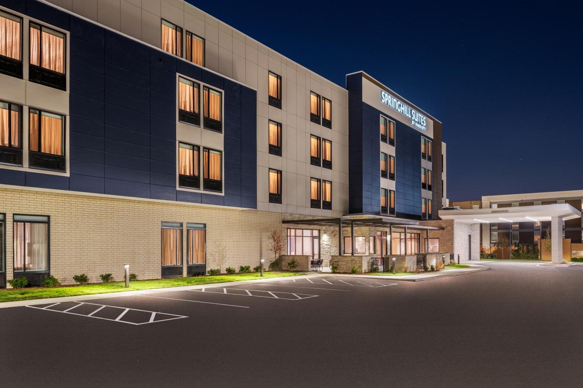 Springhill Suites By Marriott Menomonee Falls ภายนอก รูปภาพ
